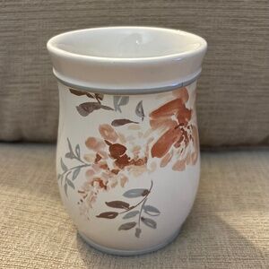 Beautiful ceramic toothbrush holder